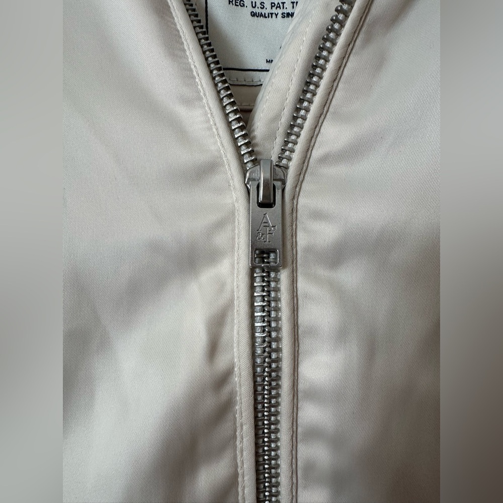 Abercrombie & Fitch Satin Bomber Jacket Sz S - Picture 3 of 8
